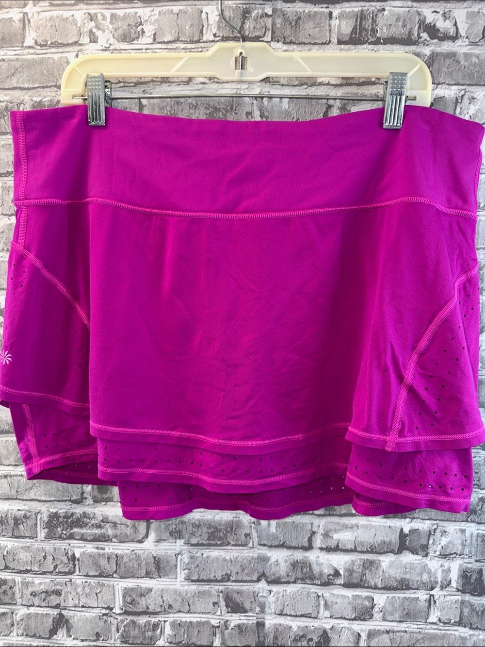 Athleta Bright Fuchsia Active skorts